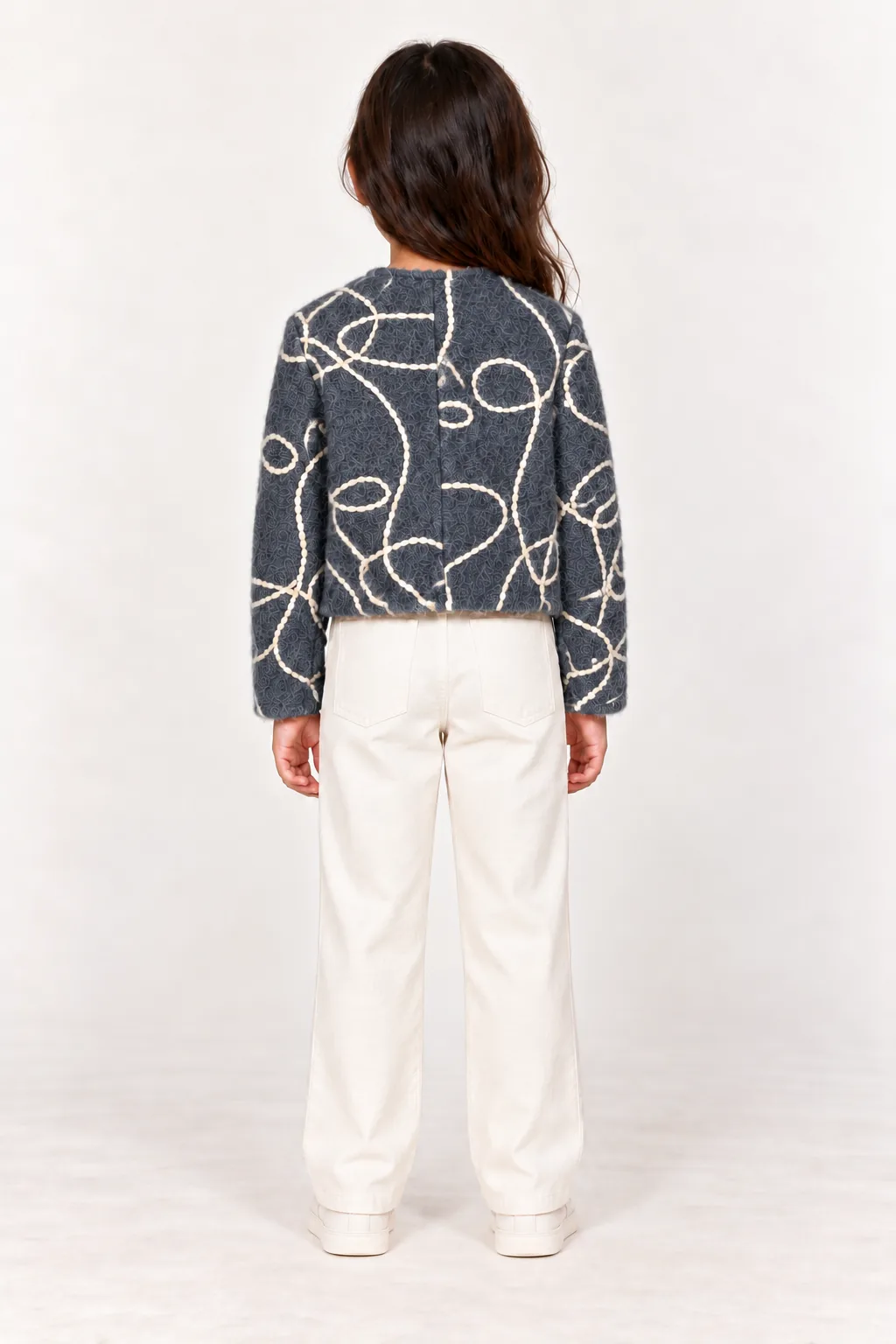 VOLUTE — Veste enfant en laine à motifs en relief, bleu ardoise, vue de dos