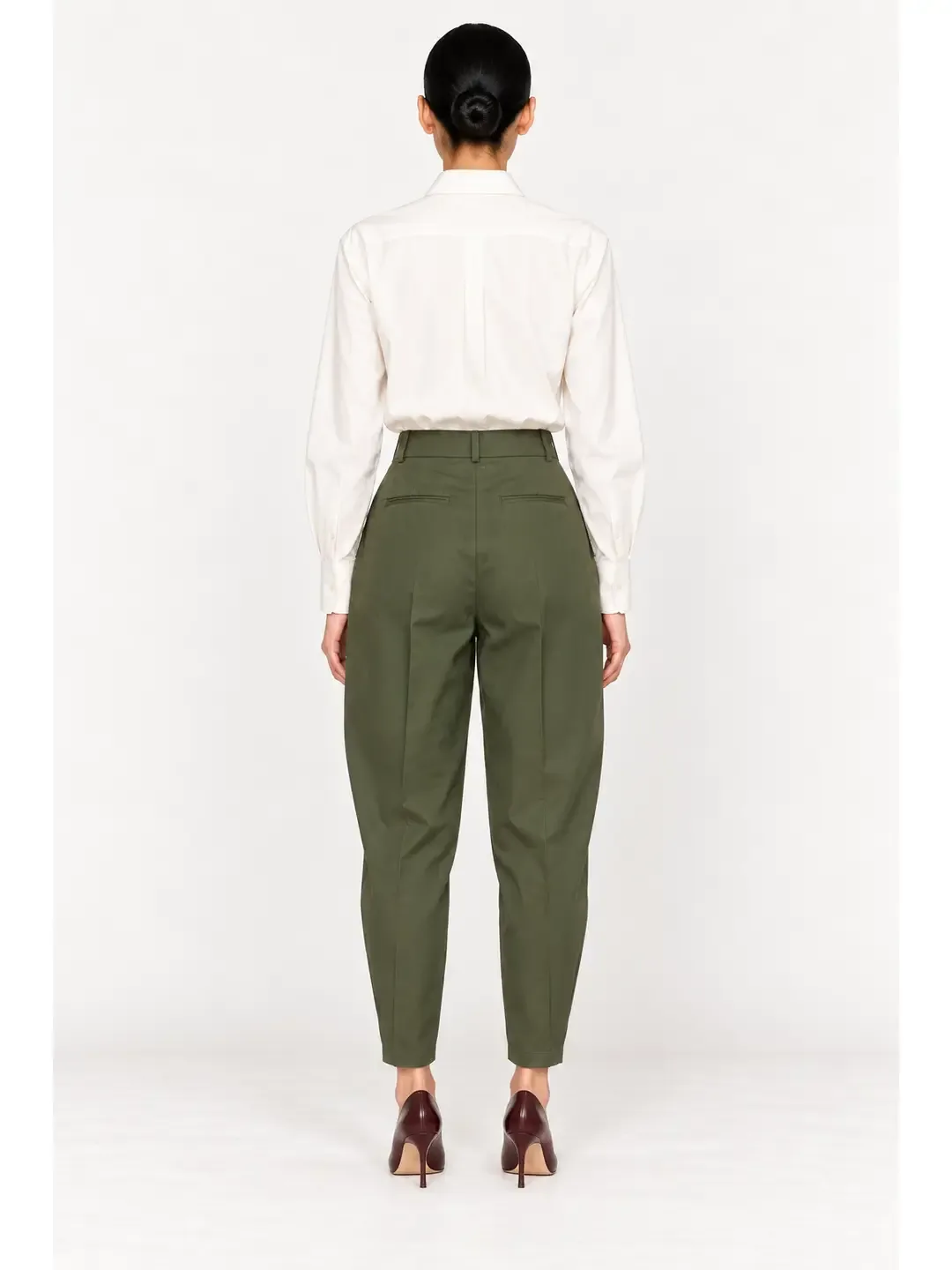 OLIVIER — Pantalon ballon vert en toile de coton, vue de dos
