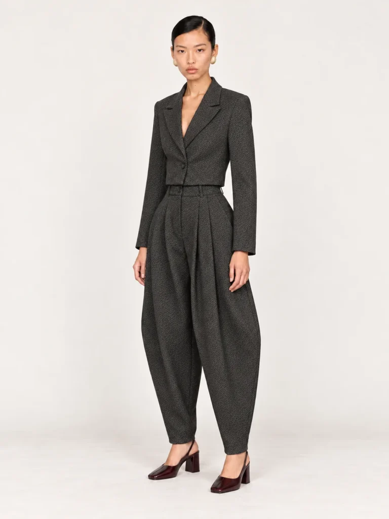 SILLAGE — Veste courte à col tailleur et pantalon à doubles plis, anthracite, tenue complète